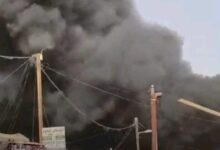 صورة عاجل.. تصاعد مفاجئ لألسنة النيران في سوق السبخة “سينكيم”