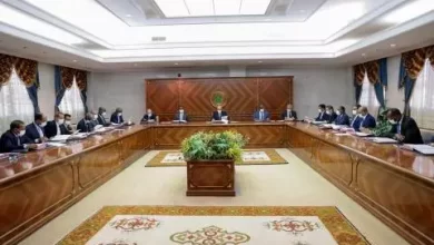 صورة بسبب سفر الرئيس الوزاري يعقد اجتماعه بالقصر الرئاسي