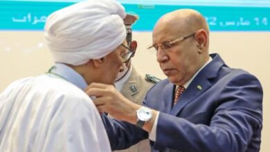 صورة العلامة ولد اباه يعبر عن امتنانه للتوشيح بوسام الاستحقاق الوطني