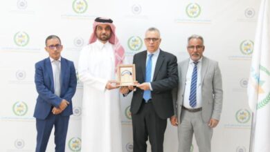 صورة الشبكة العربية لحقوق الإنسان تمنح درعها لولد بوحبيني