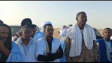 صورة آلاف العاملين بمنطقة “اصبيبرات” يطالبون بتسوية العرقلة والعودة للنشاط