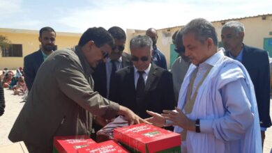 صورة توزيع أكثر من 5500 حقيبة مدرسية بنواذيبو