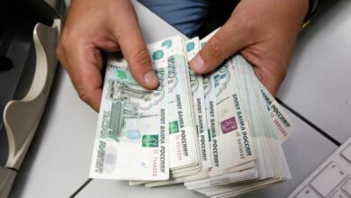 صورة الحرب الإقتصادية على موسكو والروبل يواصل الصعود