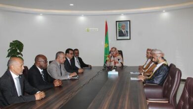 صورة الوزيرة الامينة العامة للحكومة تعقد جلسة عمل مع وفد من سلطنة عمان