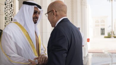 صورة غزواني يهنئ محمد بن زايد بتوليه رئاسة الإمارات