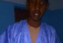 صورة باسكنوا: الحاكم يقابل مواطن بإساءة بالغة بعد شكواه من ضريبة مجحفة