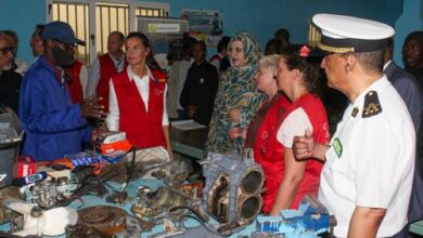 صورة ملكة إسبانيا تؤدي زيارة لمشروع تشجيع الصيد التقليدي في المناطق الطبيعية