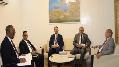 صورة وزير الصيد يجري مباحثات مع السفير المصري في موريتانيا
