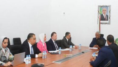 صورة وزير المياه يعقد جلسة عمل مع بعثة من الصندوق الكويتي للتنمية