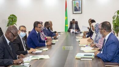 صورة الوزير الأول يترأس اجتماعا للجنة الوزارية المكلفة بمتابعة تنفيذ مشاريع القطاع الخاص في ميدان الزراعة