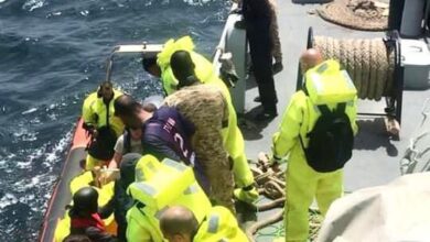 صورة لبحرية الموريتانية تنقذ سفينة صيد أجنبية ضمن طاقمها ثمانية مواطنين