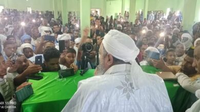 صورة نواذيبو: الددو يحاضر بقباء والآلاف يتوافدون على المسجد للاستماع