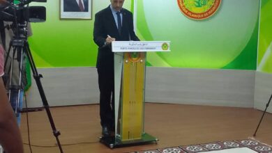 صورة شاهد الناطق الرسمي باسم الحكومة يتحدث عن اجتماع الوزراء الأخير (فيديو)