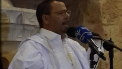 صورة المدون الاسياد أعمر عبدي يشيد بتقريظ لأحد كتاب العرب لديوان ذات البدع