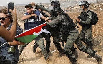 صورة أكثر من 148 انتهاكاً إسرائيلياً بحق الصحافيين في فلسطين الشهر الماضي المصدر: وكالات