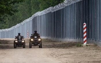 صورة بيلاروسيا تسلّم العراق أدلة على إعدامات جماعية للاجئين عراقيين نفذّها جنود بولنديون