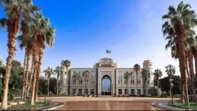 صورة رئيس المحكمة العليا الجديد يؤدي اليمين القانونية أمام الرئيس غزواني