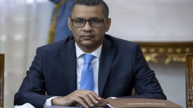 صورة وزير التعليم العالي يعود إلى نواكشوط قادما من مصر