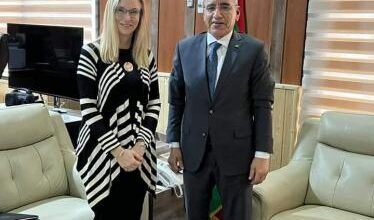 صورة عدة شخصيات موريتانية تلتقي سفيرة الولايات المتحدة الأمريكية في نواكشوط
