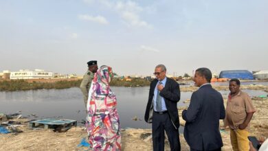 صورة مفوضة الأمن الغذائي تتفقد المخازن التابعة للمفوضية في نواكشوط