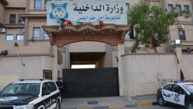 صورة مؤلم أم تقتل ابنها خنقا وتلقي جثته أمام المنزل