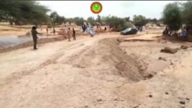 صورة فرق من مؤسسة” ETER”تعمل على فتح طريق بديلة بين مدينتي كامور وكرو