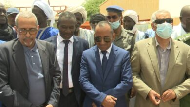 صورة الحكومة تمنح قرى زراعية كميات من أجهزة مقاييس الأمطار