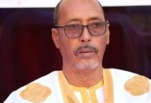 صورة الشيخ سيداتي الشيخ عابدين” يعزي في وفاة الأمير عثمان أحمد عثمان