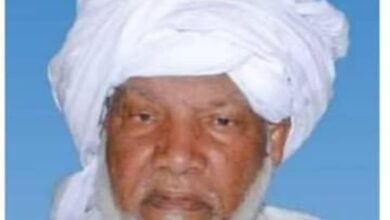 صورة المنسق العام لاتحاد الزوايا والهيئات القادرية ذات السند الكنتي في القارة الإفريقة الشيخ سيد أعمر سيدنا يعزي في رحيل الأمير عثمان