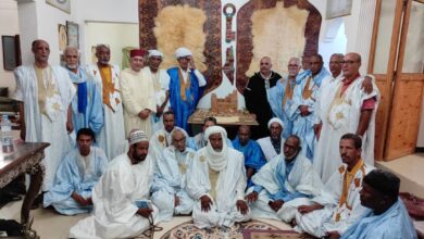 صورة وفد مغربي رفيع المستوى يحط رحاله بزاوية الشيخ سيدي المختار الكنتي