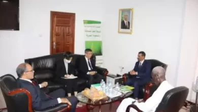 صورة محادثات بين رئيس الهابا والسفير الصني لدى نواكشوط
