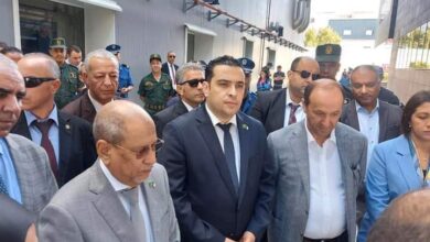 صورة معالي الوزير يحضر رفقة نظيره الجزائري تدشين وحدة لتعليب الأسماك في العاصمة الجزائرية