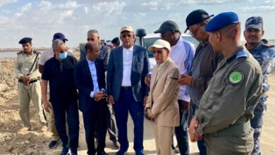 صورة وزير المياه يتفقد الأشغال الجارية لحماية عدد من أحياء نواكشوط من مياه الأمطار