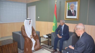 صورة وزير الدفاع الوطني يستقبل السفير الكويتي