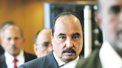 صورة دفاع عزيز: «موكلنا يخضع لحجز قسري خارج القانون»  