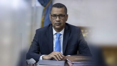 صورة وزير التعليم العالي والبحث العلمي يتوجه إلى القاهرة