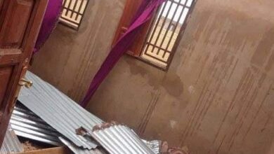 صورة جرحى وأضرار في عشرات المنازل جراء عاصفة ضربت قرى تابعة للركيز