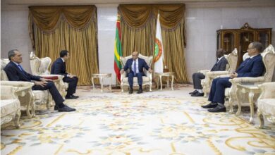 صورة غزواني يتسلم رسالة من محمد السادس ومسؤول مغربي يشيد بعلاقات البلدين