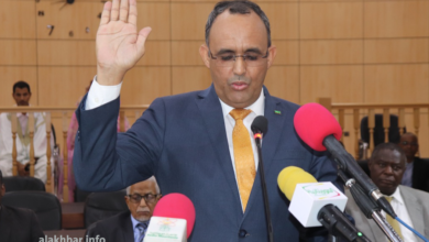 صورة رئيس وأعضاء سلطة الإشهار يؤدون اليمين أمام المحكمة العليا
