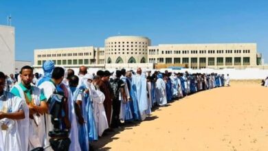 صورة عاجل: تشييع جثمان الشاب الذي توفى في الإكادمية البحرية بنواذيبو