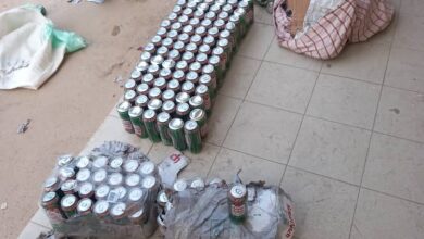 صورة مصادرة كميات معتبرة من الخمور عند مدخل العاصمة