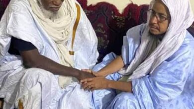 صورة اجتماع سياسي حاشد بمنزل الشيخ محمد يحظيه ولد التار (تفاصيل)