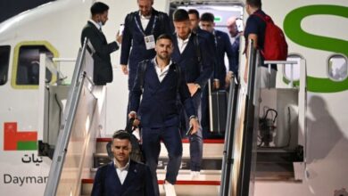 صورة منافس البرازيل .. بعثة صربيا تصل قطر لخوض منافسات كأس العالم