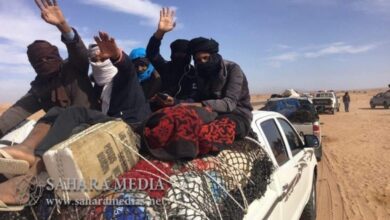 صورة بعد انقلاب سيارتهم.. وفاة منقب عن الذهب وجرح آخرين
