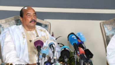 صورة عاجل: مثول الرئيس السابق محمد ولد عبد العزيز أمام قاضي مقاطعة تفرغ زينة