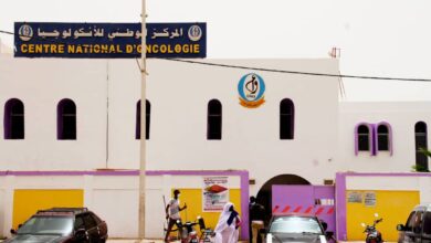 صورة جهة نواكشوط تقدم مستلزمات طبية لمركز الانكولوجيا