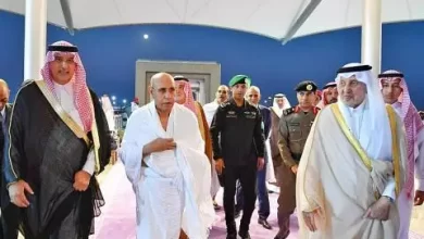صورة الرئيس غزواني يصل جدة السعودية لأداء مناسك العمرة