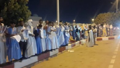 صورة وقفة احتجاجية أمام قيادة الدرك تضامنا مع المدون ولد التويف