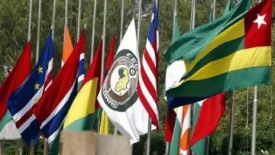 صورة الإيكواس تعلن إبقاء العقوبات على مالي وبوركينا فاسو وغينيا