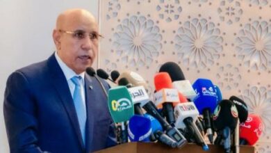 صورة عاجل: رئيس الجمهورية يوشح شهداء الوطن الثلاثة بوسام الإمتنان الوطني ويقدم العزاء لأسرهم